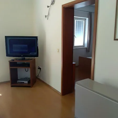 Antula Apartment *